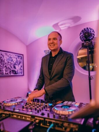 DJ Daniel Ulrich ⭐ Hochzeits- & Event-DJ ✅ Es soll der schönste Tag im Leben werden ✅ Sie möchten auf Ihrer Hochzeitsfeier mit bestem Musikmix