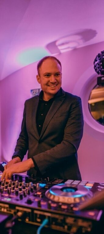 DJ Daniel Ulrich ⭐ Hochzeits- & Event-DJ ✅ Es soll der schönste Tag im Leben werden ✅ Sie möchten auf Ihrer Hochzeitsfeier mit bestem Musikmix